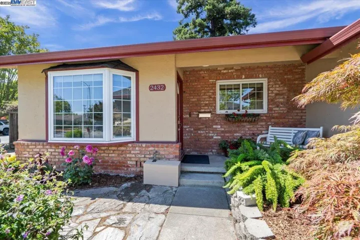 2432 Whitethorne, San Jose, California 95128
