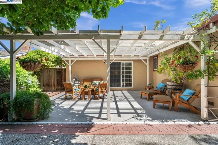2432 Whitethorne, San Jose, California 95128