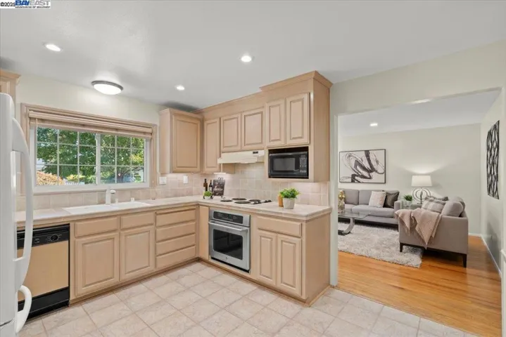 2432 Whitethorne, San Jose, California 95128