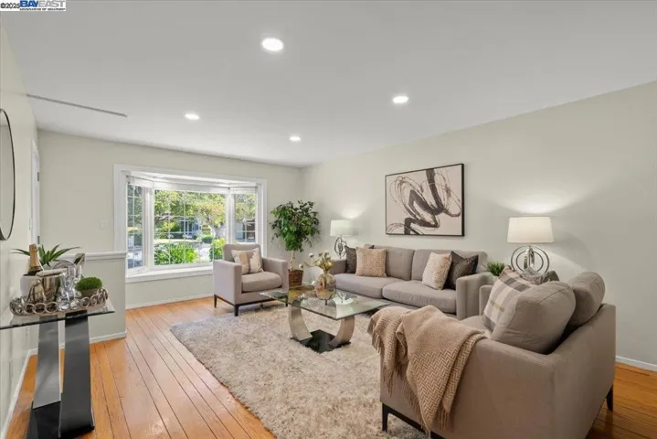 2432 Whitethorne, San Jose, California 95128