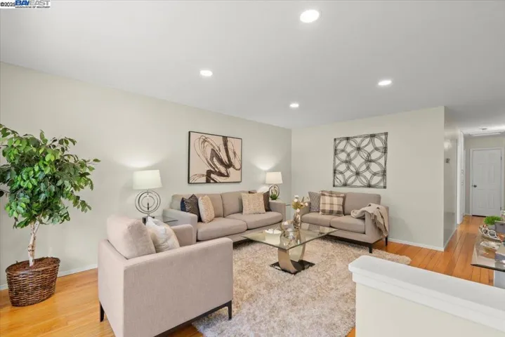 2432 Whitethorne, San Jose, California 95128