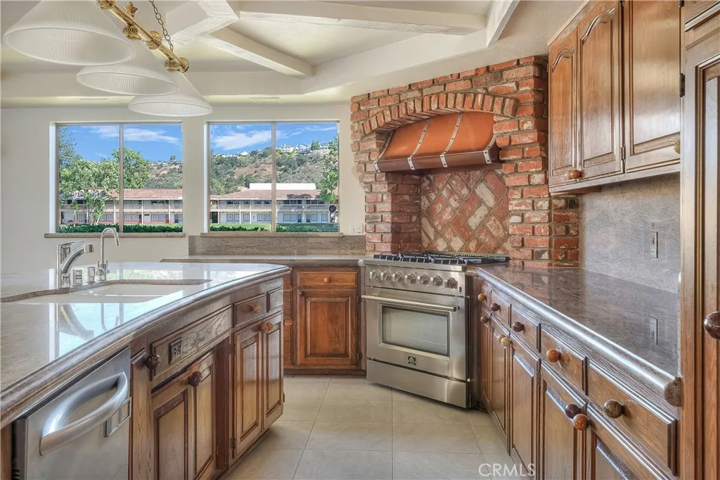 3924 Fairbreeze Circle, Westlake Village, California 91361 home-pic-23
