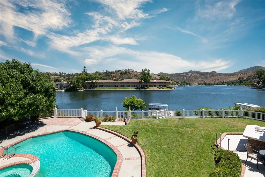3924 Fairbreeze Circle, Westlake Village, California 91361 home-pic-36