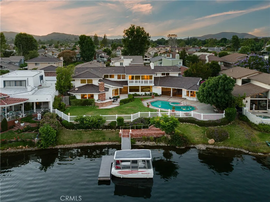 3924 Fairbreeze Circle, Westlake Village, California 91361 home-pic-1