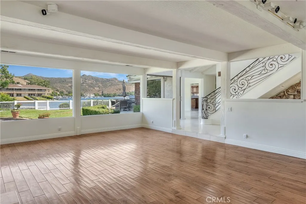 3924 Fairbreeze Circle, Westlake Village, California 91361 home-pic-8
