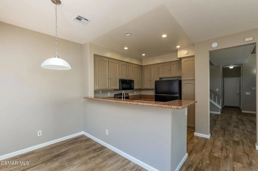 4826 Piedmont Drive, Oak Park, California 91377 home-pic-6