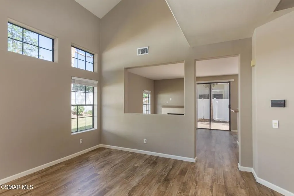 4826 Piedmont Drive, Oak Park, California 91377 home-pic-2