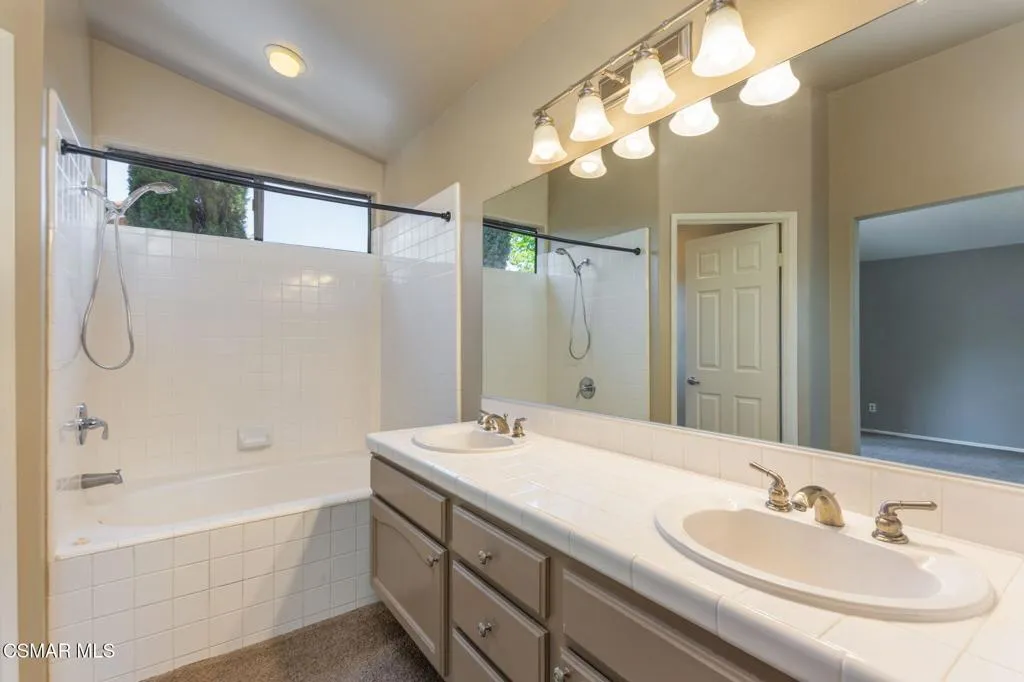 4826 Piedmont Drive, Oak Park, California 91377 home-pic-15
