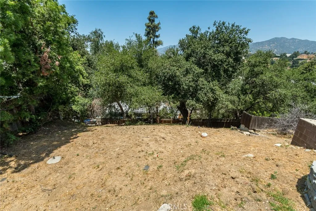 1967 Hilldale Drive, La Canada Flintridge, California 91011 home-pic-30