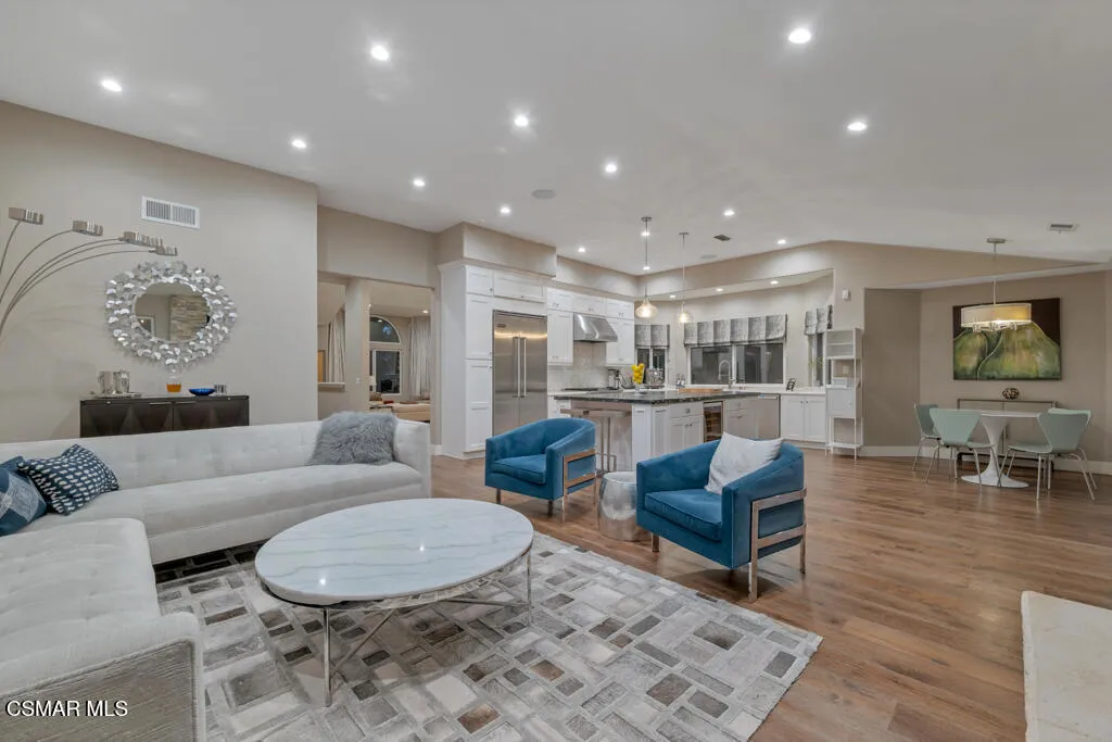 4953 Kilburn Court, Oak Park, California 91377 home-pic-19