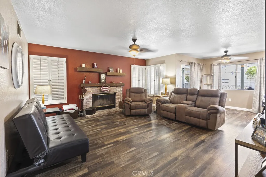 3025 Black Horse Drive, Ontario, California 91761 home-pic-12