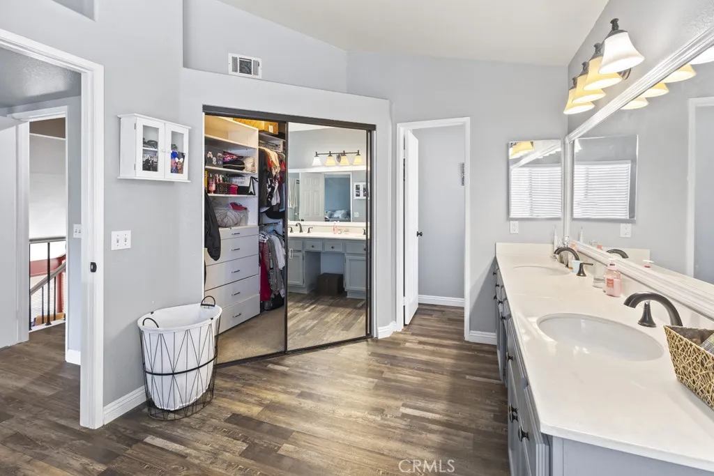 3025 Black Horse Drive, Ontario, California 91761 home-pic-35