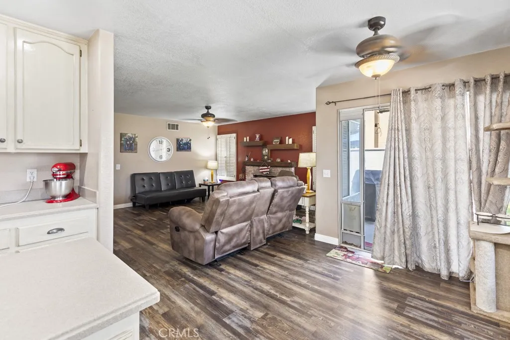 3025 Black Horse Drive, Ontario, California 91761 home-pic-27