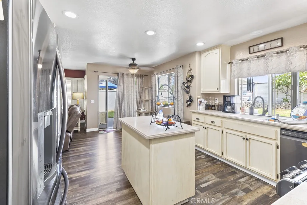 3025 Black Horse Drive, Ontario, California 91761 home-pic-26