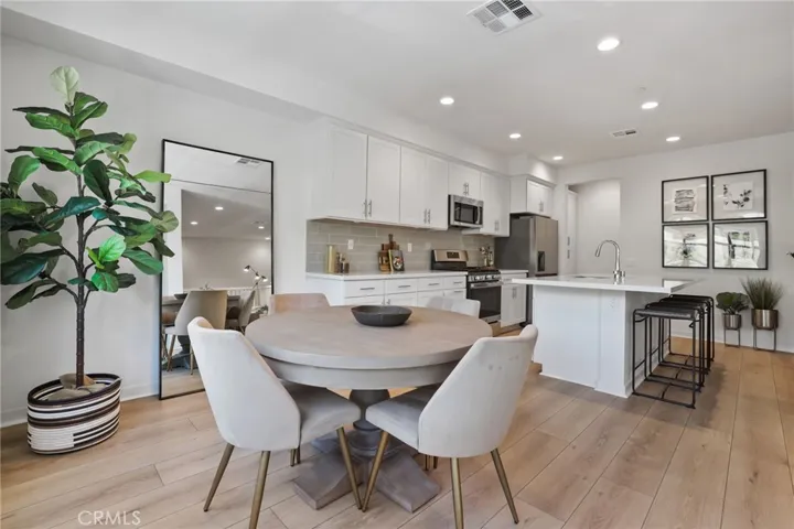 305 Blackrock, Lake Forest, California 92610