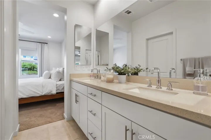 305 Blackrock, Lake Forest, California 92610
