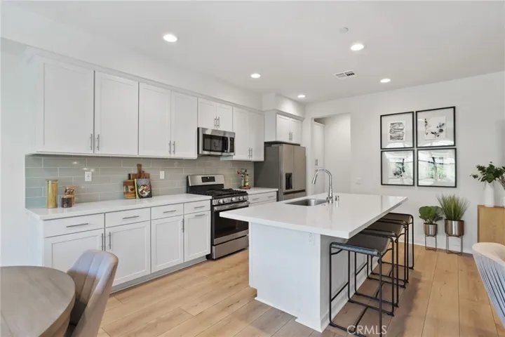305 Blackrock, Lake Forest, California 92610