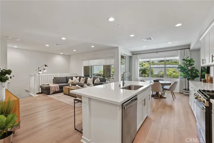305 Blackrock, Lake Forest, California 92610