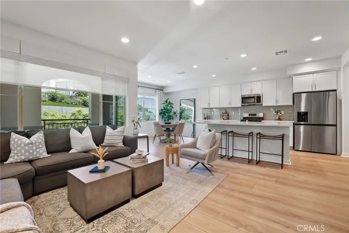305 Blackrock, Lake Forest, California 92610