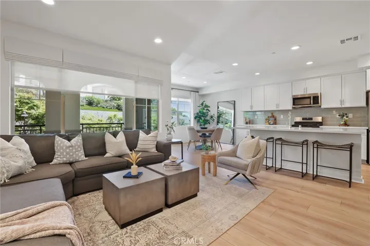 305 Blackrock, Lake Forest, California 92610