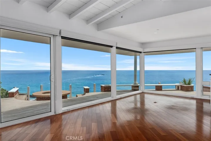 From the dining area you have an abundance of windows for the captivating views but also ideal for outdoor entertaining.