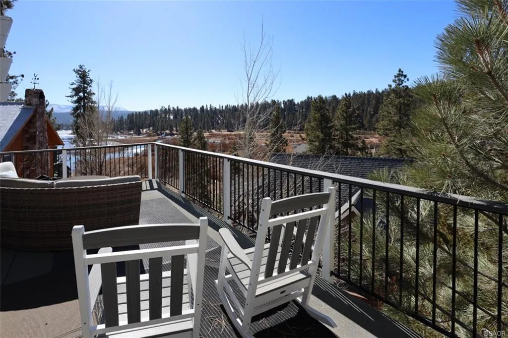 1010 Brookside Lane, Fawnskin, California 92333 home-pic-8