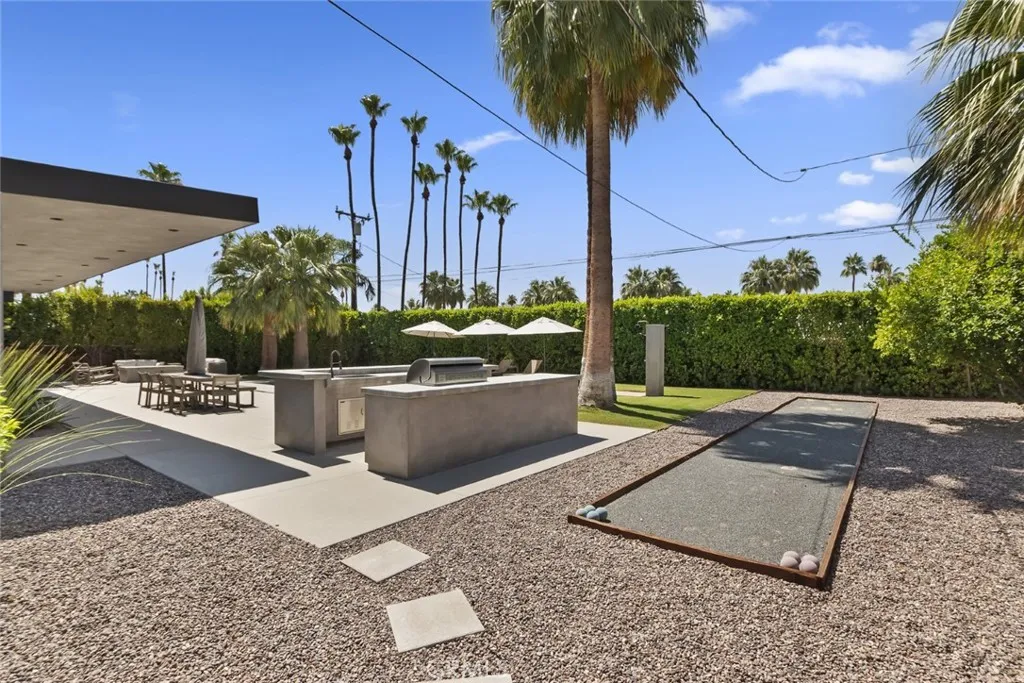 675 E Mesquite Avenue, Palm Springs, California 92264 home-pic-36
