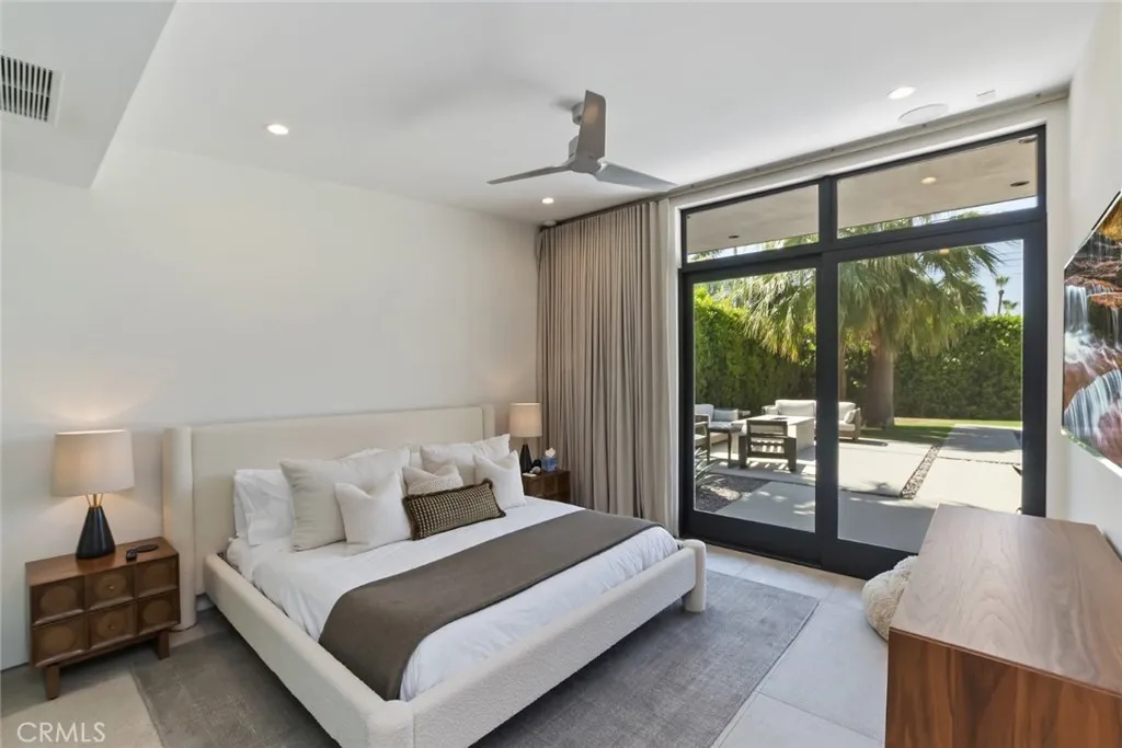 675 E Mesquite Avenue, Palm Springs, California 92264 home-pic-22