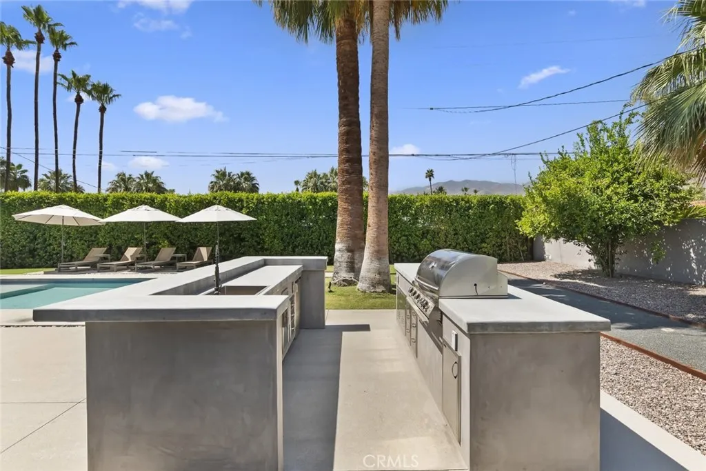 675 E Mesquite Avenue, Palm Springs, California 92264 home-pic-34