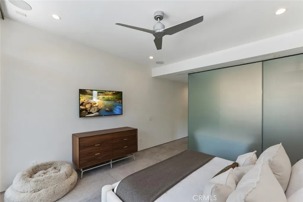 675 E Mesquite Avenue, Palm Springs, California 92264 home-pic-24