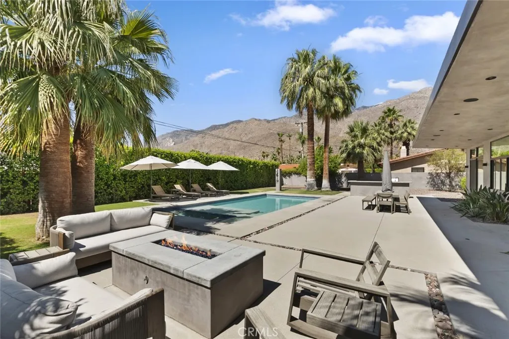 675 E Mesquite Avenue, Palm Springs, California 92264 home-pic-27