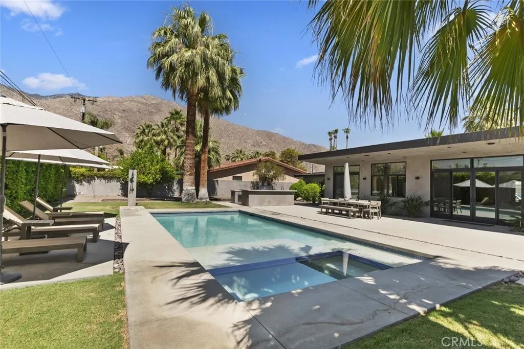 675 E Mesquite Avenue, Palm Springs, California 92264 home-pic-30