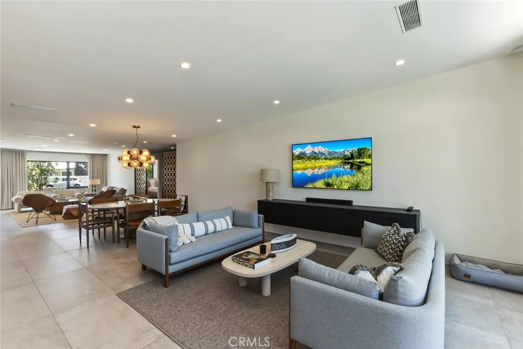 675 E Mesquite Avenue, Palm Springs, California 92264 home-pic-13
