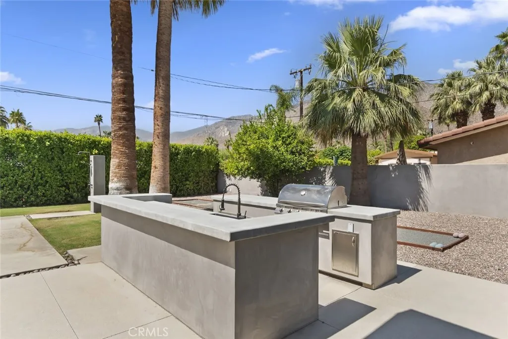 675 E Mesquite Avenue, Palm Springs, California 92264 home-pic-33