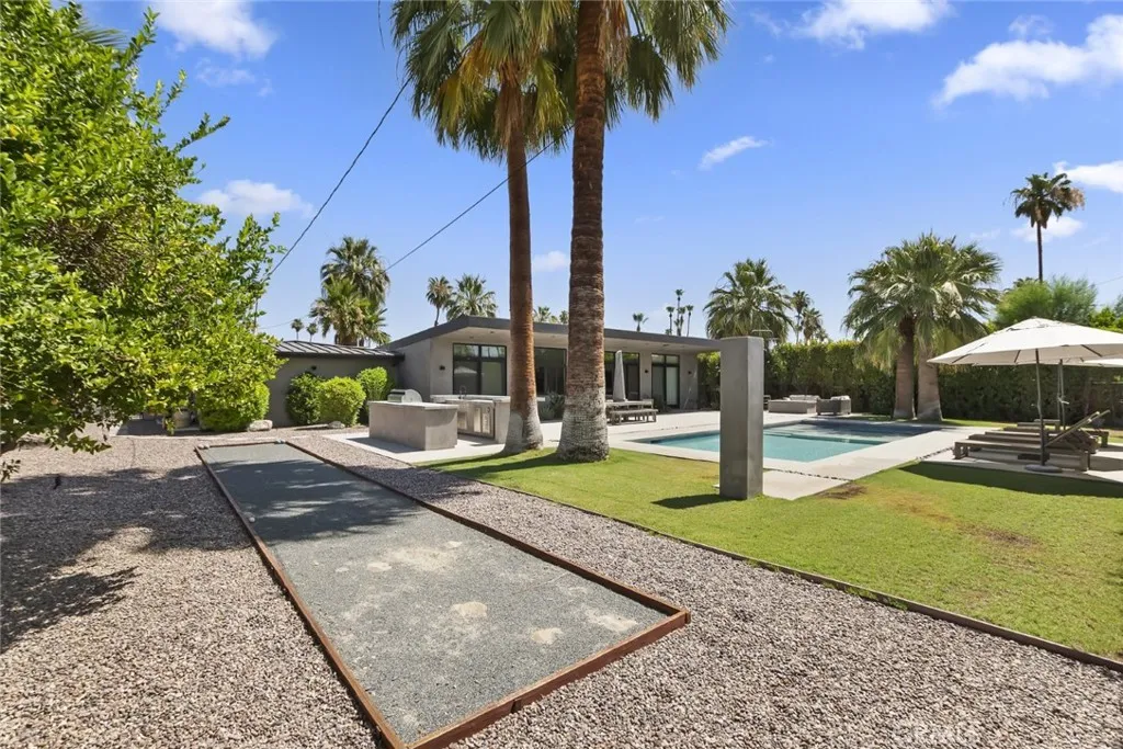 675 E Mesquite Avenue, Palm Springs, California 92264 home-pic-37