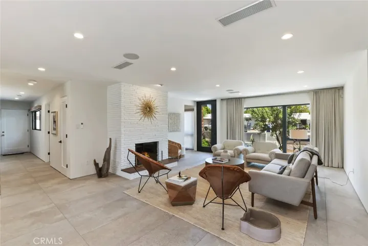 675 E Mesquite Avenue, Palm Springs, California 92264
