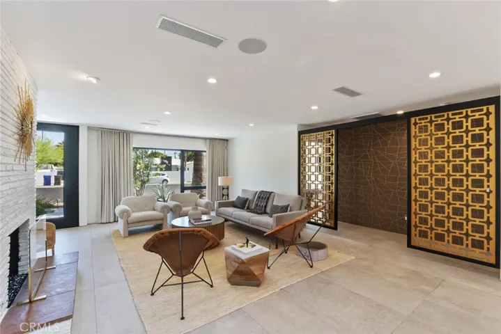 675 E Mesquite Avenue, Palm Springs, California 92264