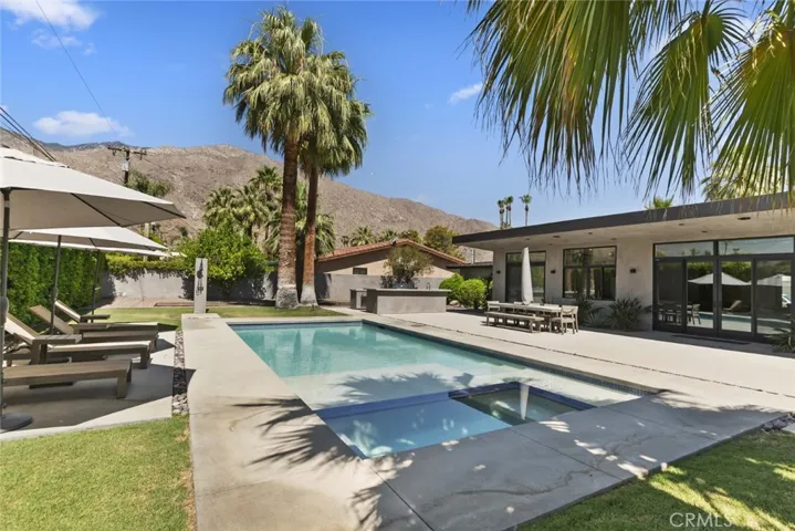 675 E Mesquite Avenue, Palm Springs, California 92264