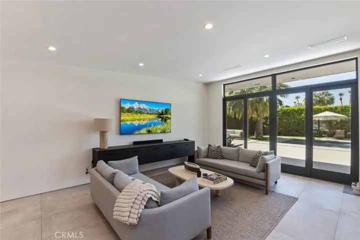 675 E Mesquite Avenue, Palm Springs, California 92264