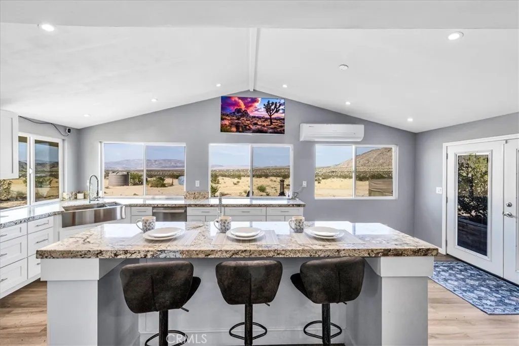 4773 Shawnee Trail, Landers, California 92285 home-pic-1