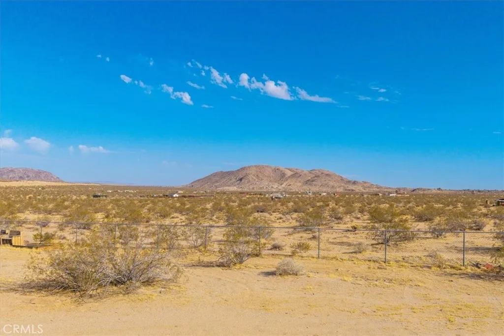 4773 Shawnee Trail, Landers, California 92285 home-pic-64