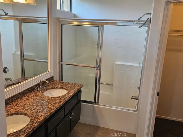 Main Bathroom - Dual Sinks, Granite Counters, Shower/Bath Enclosure, Walk-In Closet