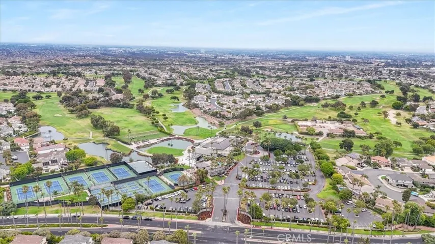 Seacliff on the Greens is located next to the Huntington Club. The Huntington Club offers a variety of membership plans, including Golf, Tennis, Pickleball, and an elegant private restaurant in its Clubhouse. All this is just minutes from your condo for recreation, relaxation, and social gatherings in a stunning coastal setting.