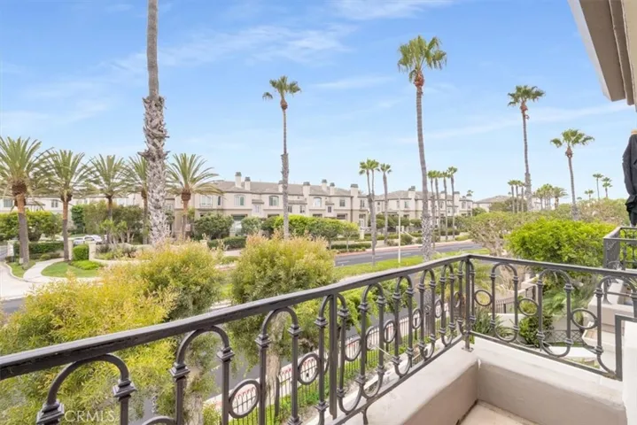 19381 Maidstone Lane, Huntington Beach, California 92648
