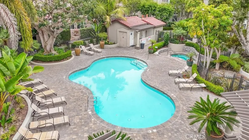 Your Seacliff on the Greens HOA offers two resort-style heated pool and spa—always ready for a refreshing swim or a relaxing soak in the spa, just steps from your door.