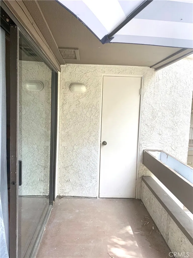 5800 Owensmouth Avenue 77, Woodland Hills, California 91367 home-pic-15