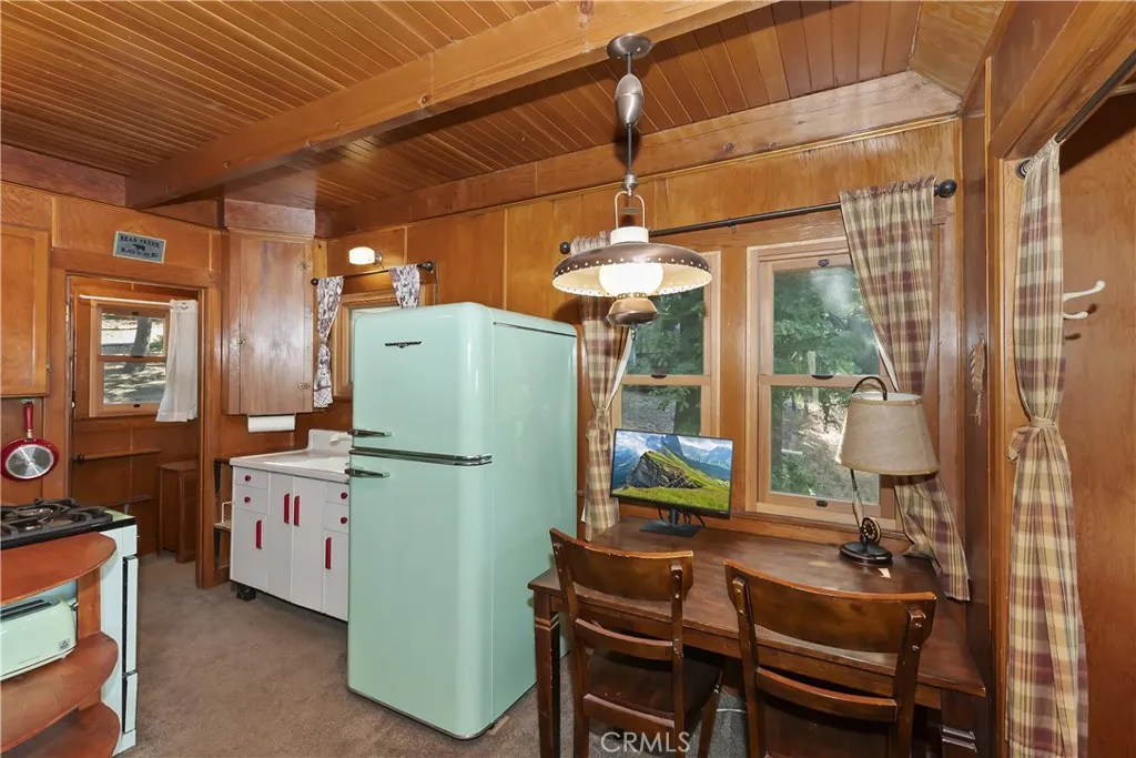 1040 Mile High Road, Twin Peaks, California 92391 home-pic-18