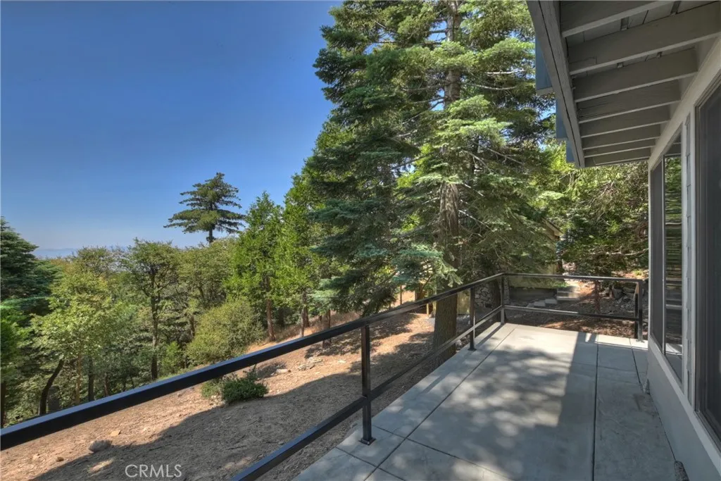 1040 Mile High Road, Twin Peaks, California 92391 home-pic-34