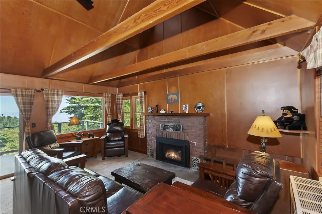 1040 Mile High Road, Twin Peaks, California 92391 home-pic-2