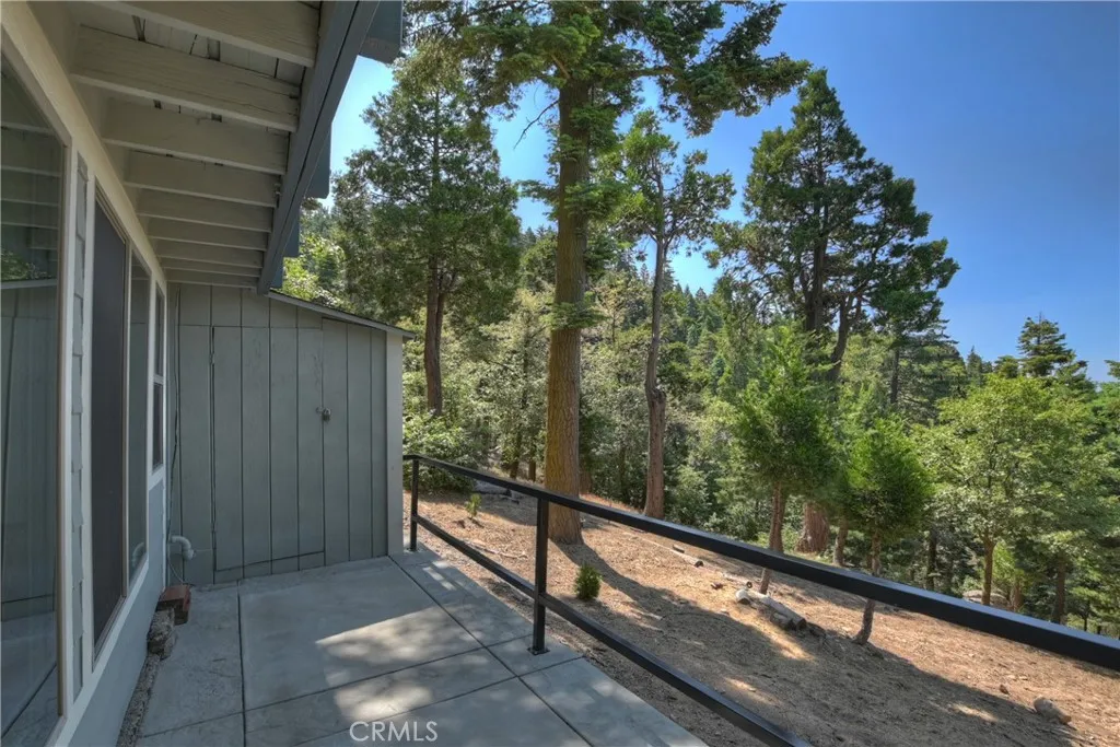 1040 Mile High Road, Twin Peaks, California 92391 home-pic-36